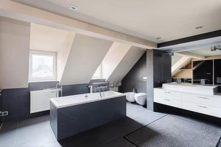 3 Floor Luxury 150 M2 - Old Town - Downtown View - Piwna Apartment *
